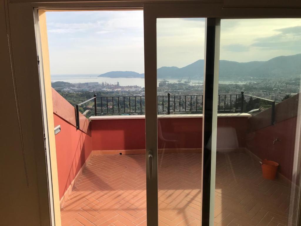ヴェッツァーノ・リーグレLa Casa Con Vista Di Emmaアパートメント エクステリア 写真