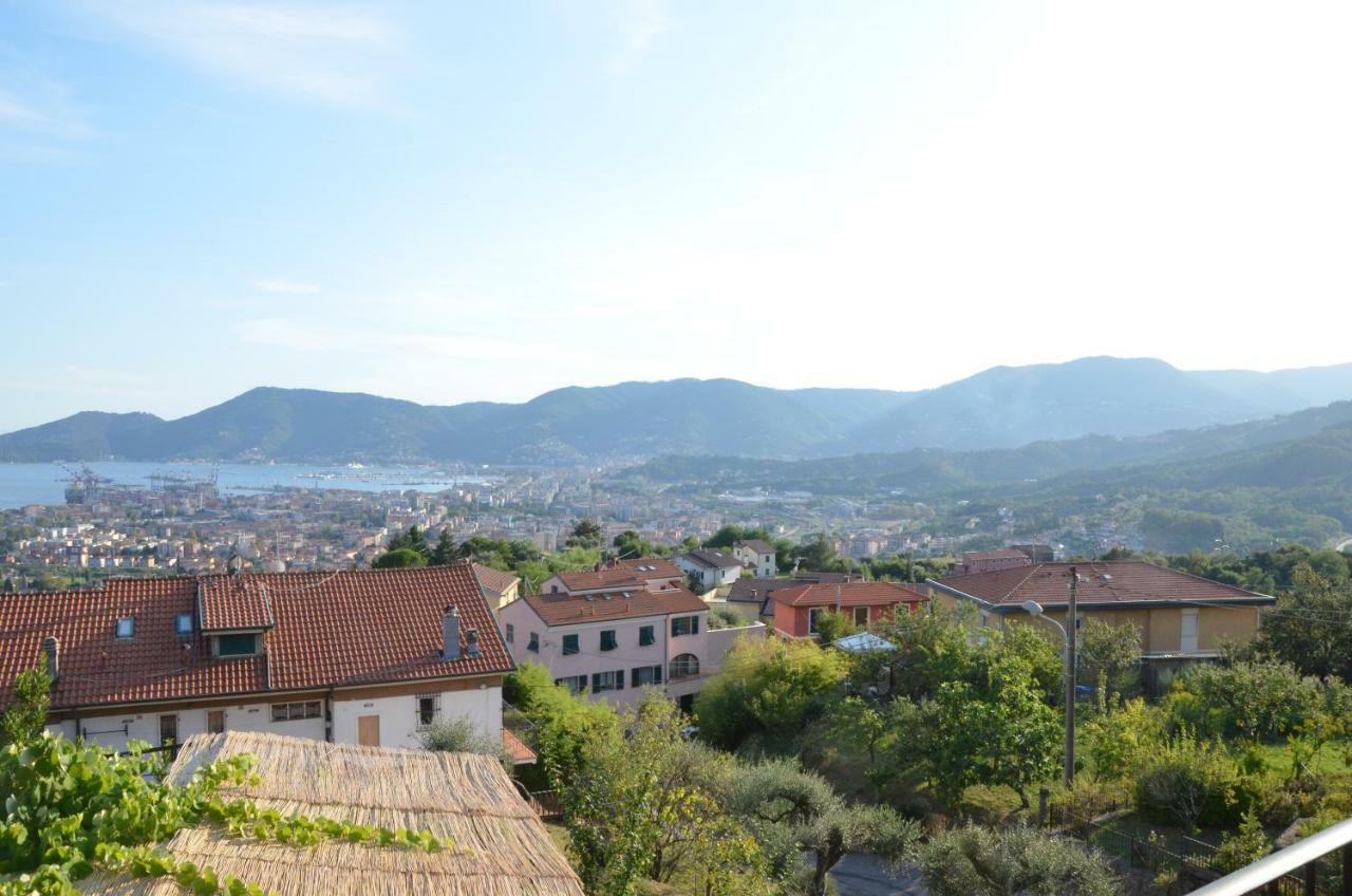 ヴェッツァーノ・リーグレLa Casa Con Vista Di Emmaアパートメント エクステリア 写真