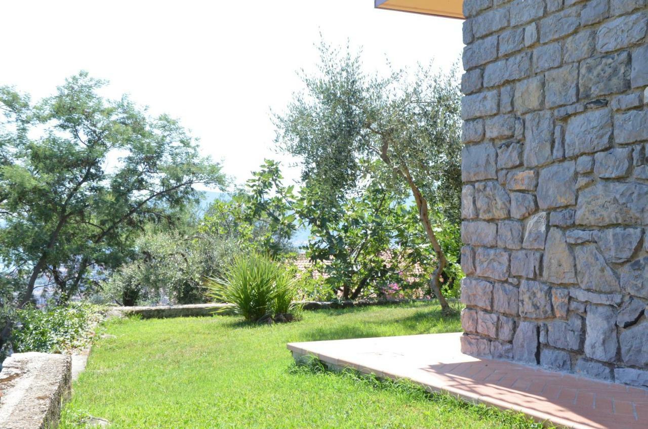 ヴェッツァーノ・リーグレLa Casa Con Vista Di Emmaアパートメント エクステリア 写真